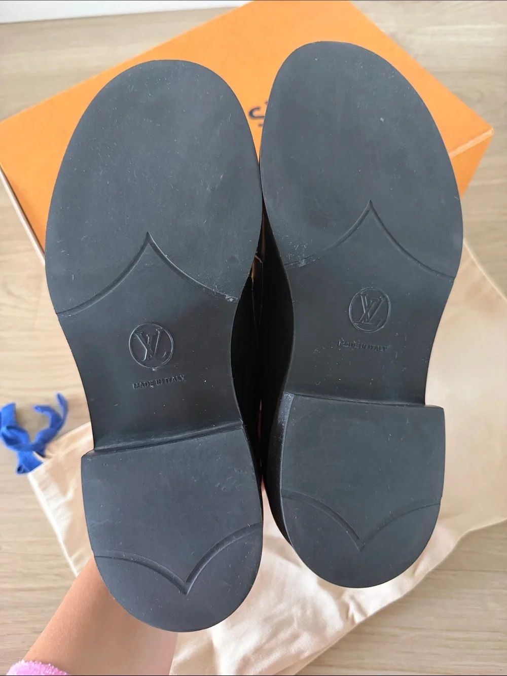 Louis Vuitton Black Quilted Leather Women’s Loafers with Gold LV Emblem 38 Size